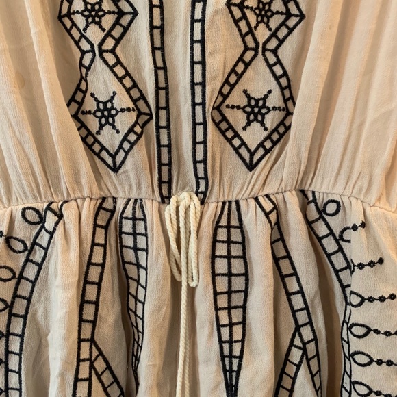 Cream romper - Picture 2 of 4